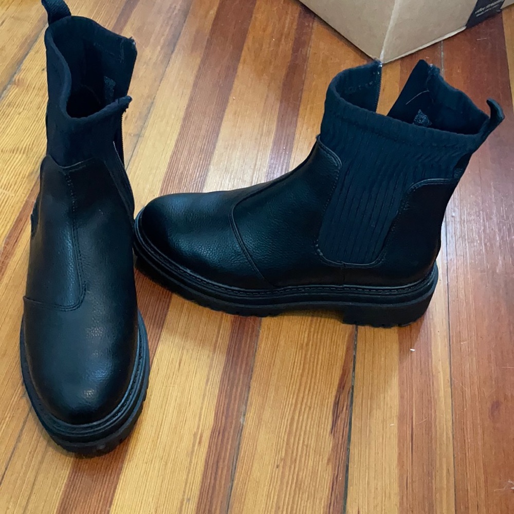 American eagle boots identical to the Steve Madden brand